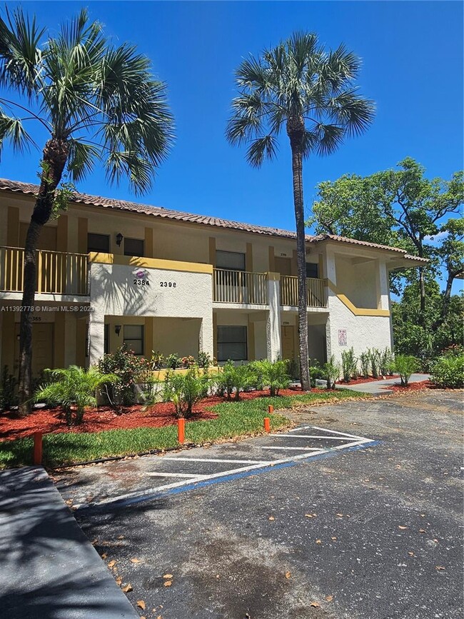 Foto del edificio - 2390 Coral Springs Dr