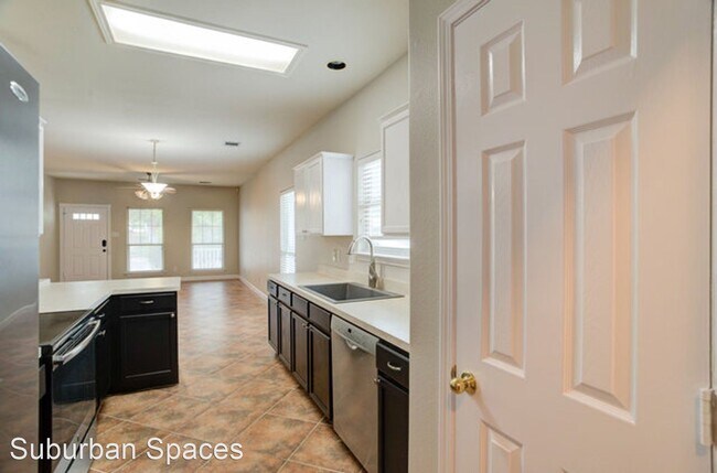 Building Photo - 3 br, 2 bath House - 619 Claude W Black