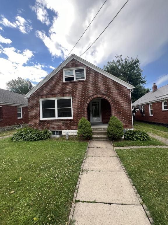 Building Photo - 233 E 33rd St