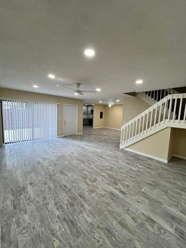 Building Photo - 6955 NW 18th St