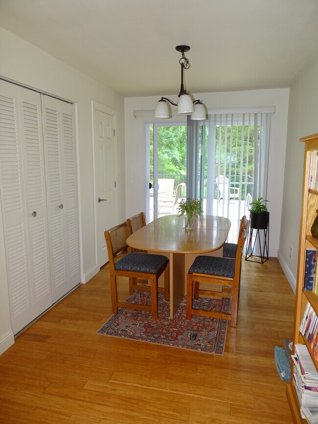 Comedor - 1512 Gary St
