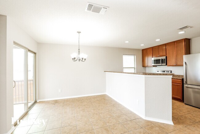 Building Photo - 5010 Sunview Valley