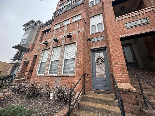 Foto del edificio - 70 W Carolina Ave