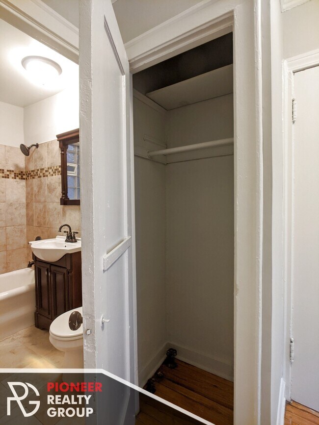 Foto del edificio - 540 W Surf St