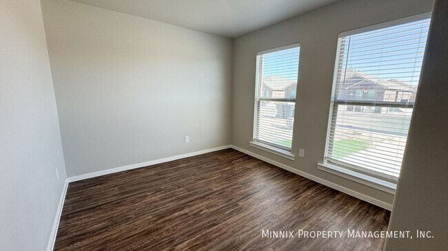 Foto del edificio - 2101 N Jayton Ave