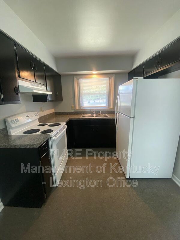 Foto del edificio - 3496 Lansdowne Dr