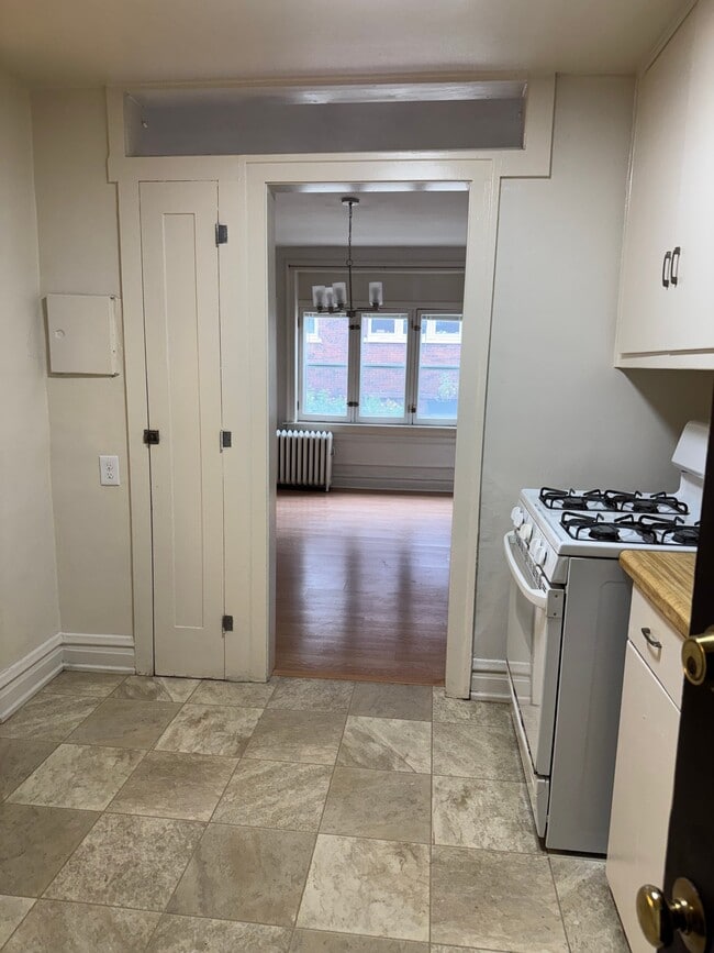 Foto del edificio - 2218 N Summit Ave