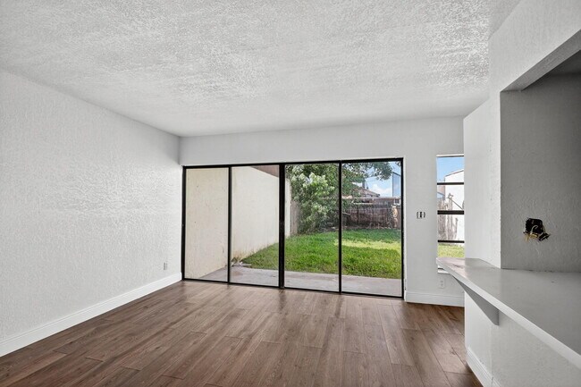 Foto del edificio - 1405 White Pine Dr