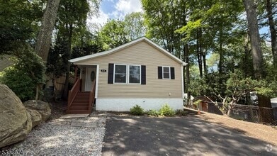 Building Photo - 58 Tufts Trail