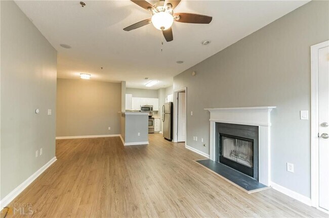Foto del edificio - 711 Spring Heights Ln