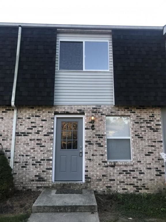 Foto principal - 1425 Twin Pines Ct G