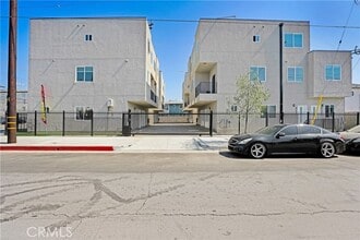 Building Photo - 11960 Vanowen St