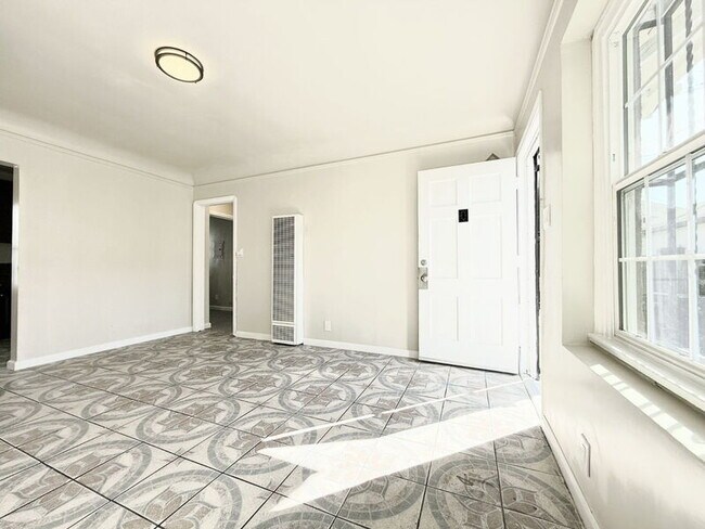 Foto del edificio - 338 W 61st St