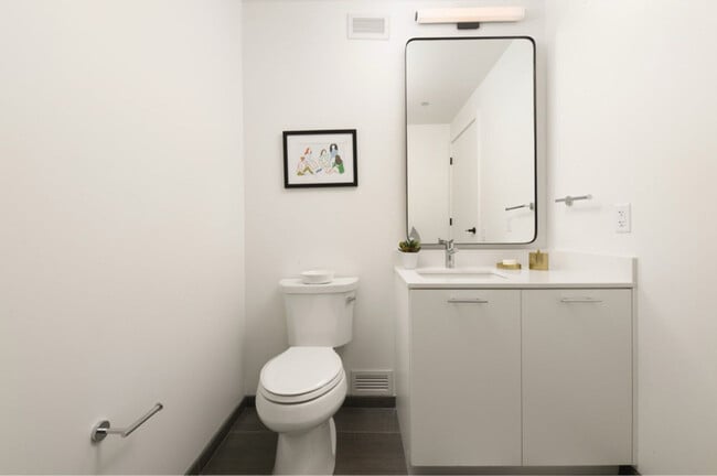 Photo - 855 W Madison St Apartment