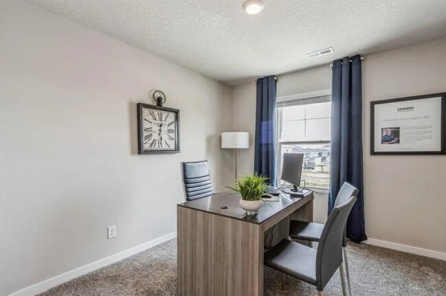 Building Photo - 223 NW Charlestown Ln