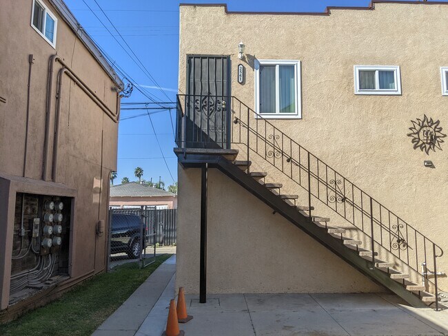 Foto del edificio - 2561 Pasadena Ave