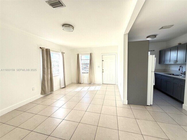 Foto del edificio - 2313 NW 14th St