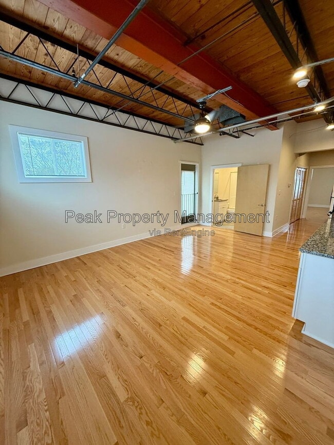 Building Photo - 2709 W Broad St