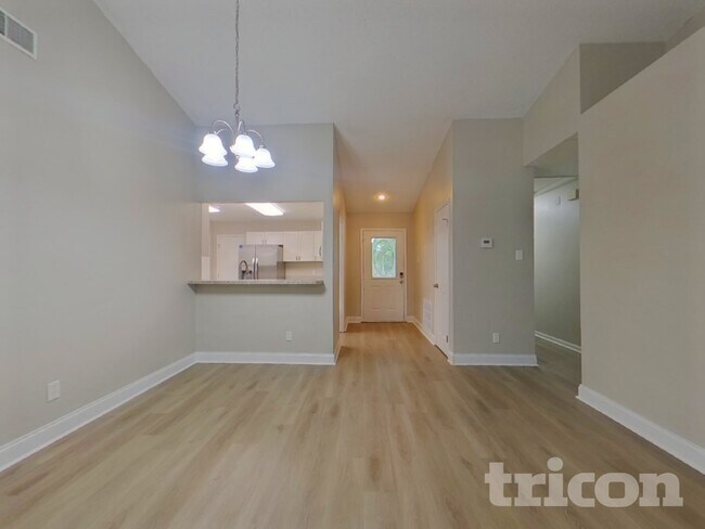 Foto del edificio - 13613 Fawn Ridge Blvd