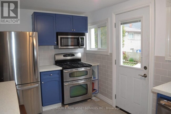 Photo du bâtiment - 103 Macaulay St E