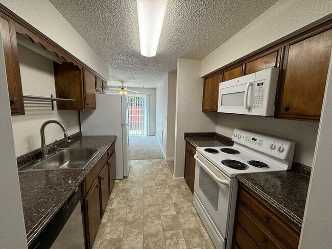 Building Photo - 4828 Buffalo Dr SE