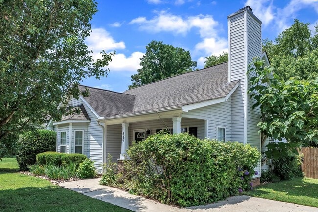 Building Photo - **Cute 3/2 Bungalow in Flaherty Farms**