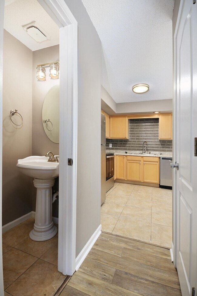 2301 Primrose Dr Unit 5D, Columbia, MO 65202 Condo for Rent in