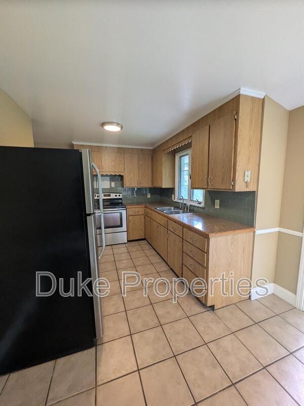 Building Photo - 261 Morrow Dr