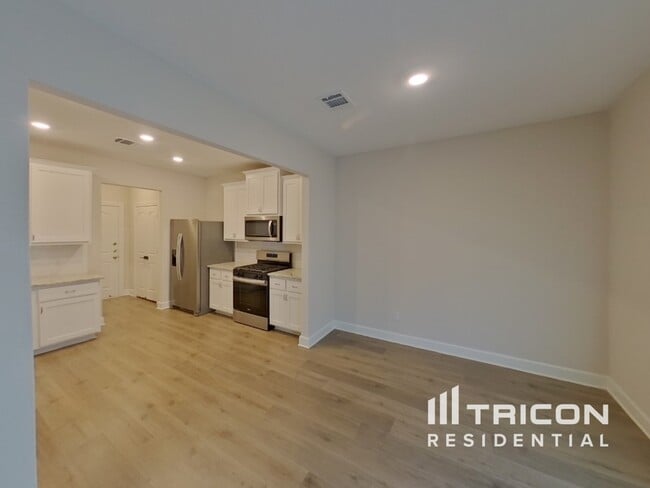 Building Photo - 1212 Bullock Dr