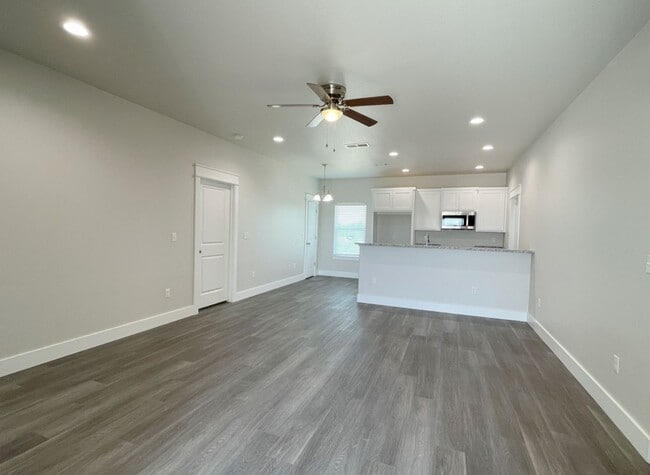 Foto del edificio - Beautiful 3bd 2ba in New neighborhood