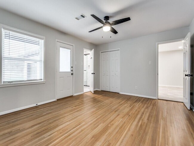 Building Photo - 5433 Santa Marie Ave
