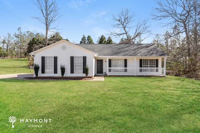 Foto principal - Inviting 3 Bedroom Home in Jackson, GA