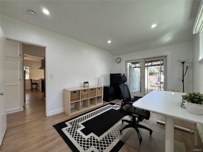 Foto del edificio - 1622 Foothill Blvd