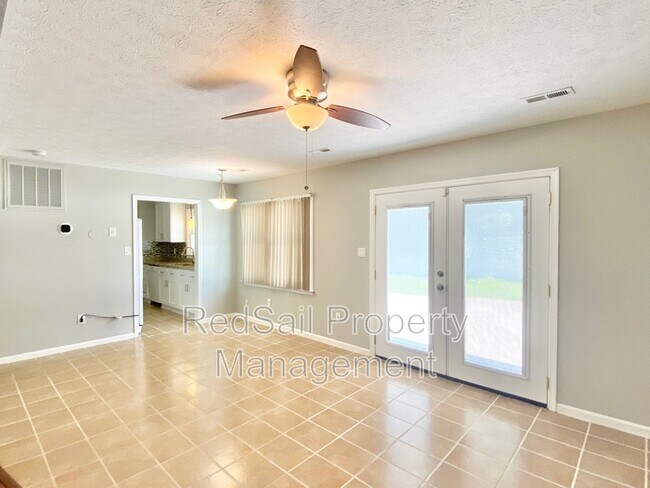 Building Photo - 66 Sandy Lake Dr