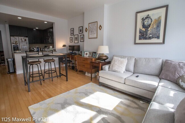 Foto del edificio - 1125 Maxwell Ln