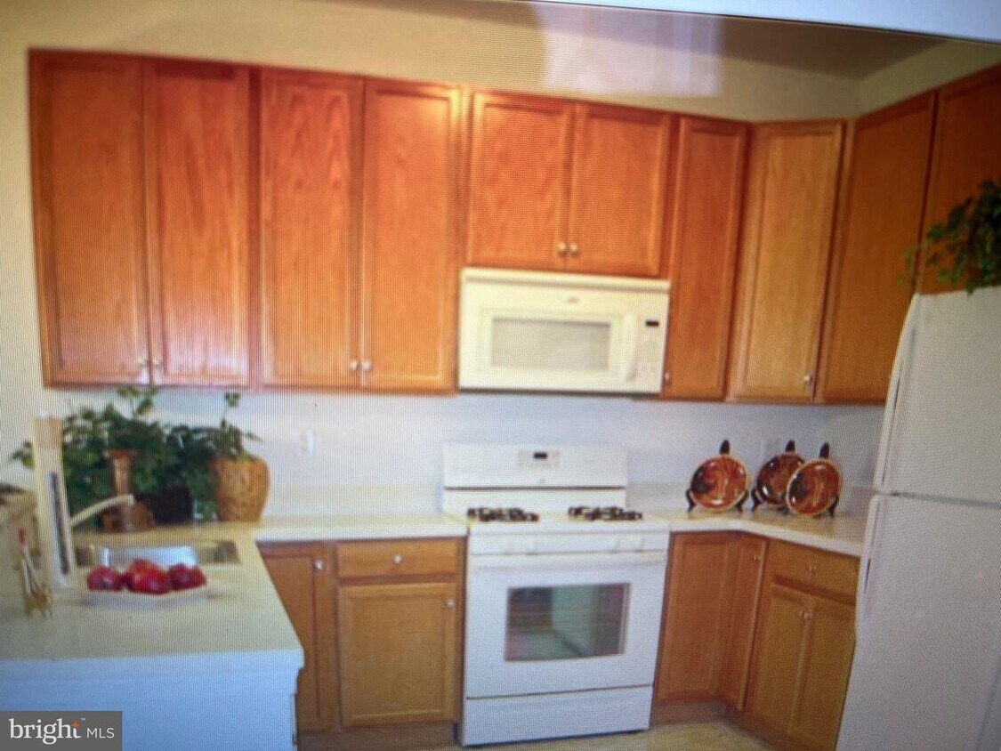 Primary Photo - 2023 Crescent Wy