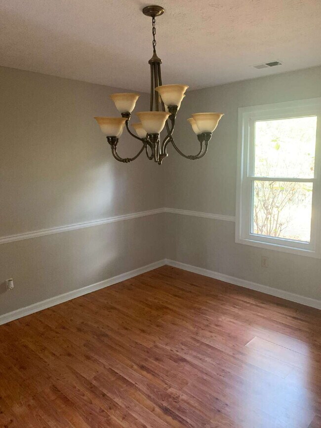 Foto del edificio - 8373 Brewer Rd