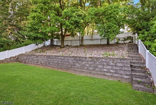 Building Photo - 518 Orchard Pl