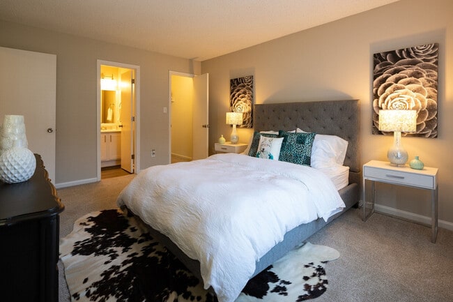 Building Photo - Ivy Commons