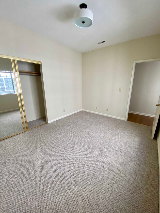 Foto del edificio - 671 24th Ave