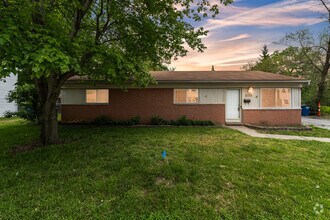 Building Photo - 2331 Deerfield Ct
