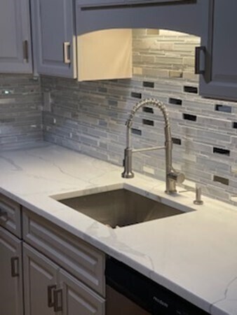 Foto del edificio - 10 Longworth Ave