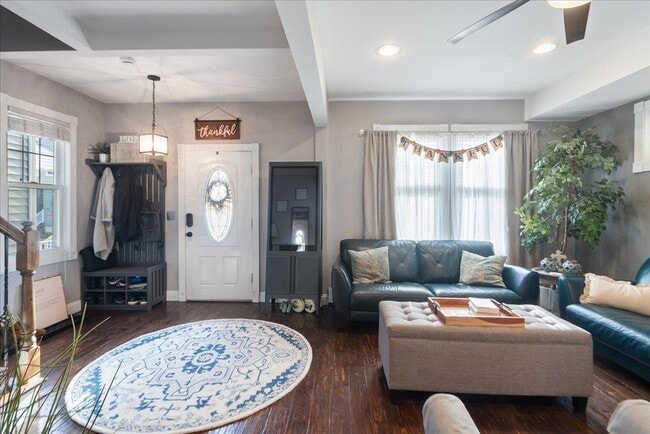 Building Photo - 252 Grace Ave