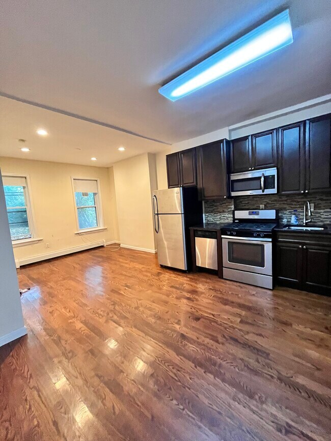 221 Pacific Ave 2 - 213 Pacific Ave