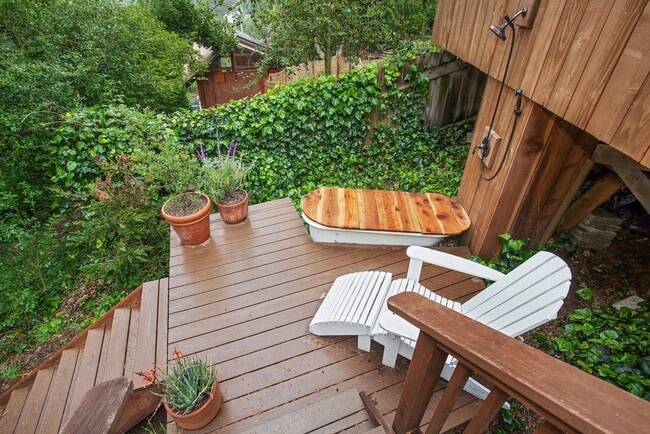 Building Photo - 14 St Jude Rd