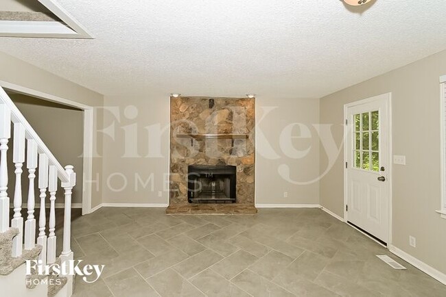 Foto del edificio - 2072 Roxbury Ln