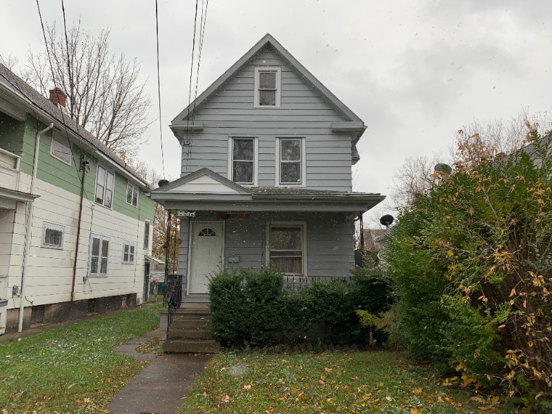 Primary Photo - 1877 Linwood Ave