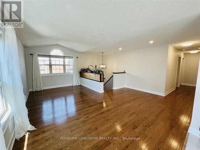 Photo du bâtiment - 835 Grandview St N