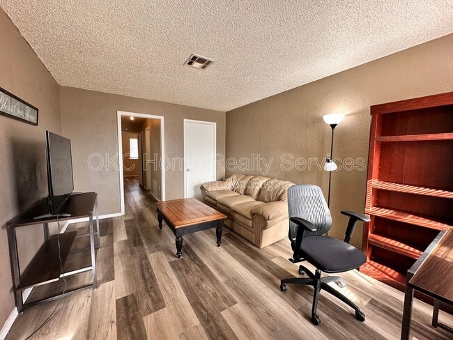 Photo - 109 SE 42nd St Apartment