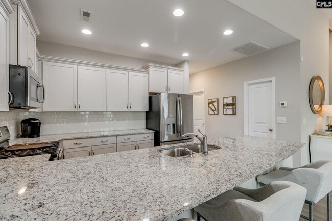 Building Photo - 1453 Ardennes Dr